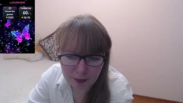 Snapshot of MargotLot chatting on 2, 2, 2025 MargotLot online show from 2, 2, 2025