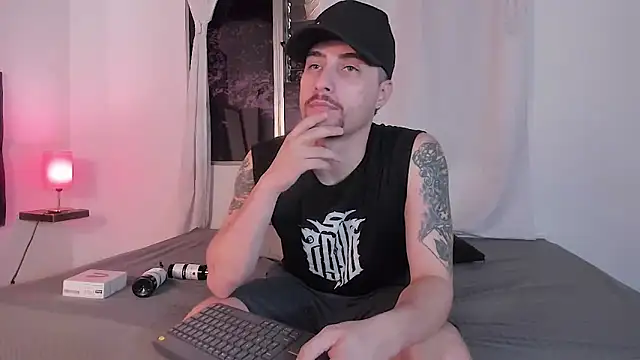 Pleasure Vibes23 online show from 24, 2, 2025