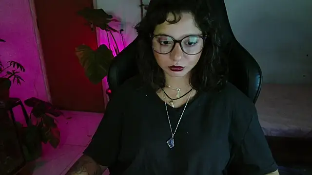 Snapshot of myamillor chatting on 9, 7, 2026 myamillor online show from 9, 7, 2026