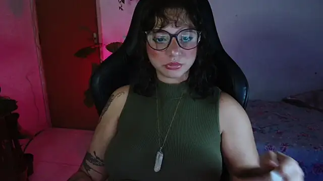 Snapshot of myamillor chatting on 5, 8, 2026 myamillor online show from 5, 8, 2026