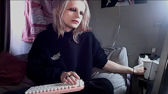 Alien Bella online show from 20, 3, 2026