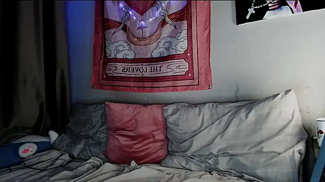 Alien Bella online show from 27, 4, 2026