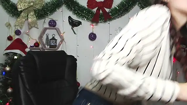 MilaLoona online show from 23, 12, 2024