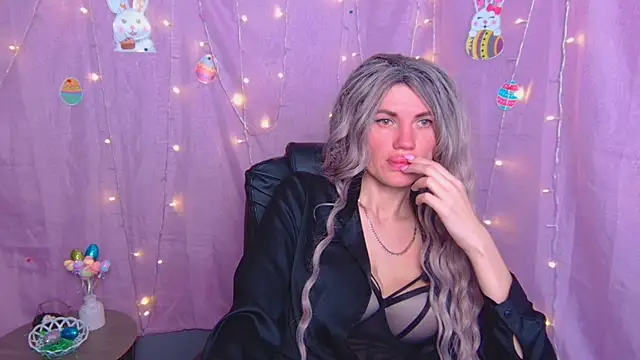 MilaLoona online show from 11, 4, 2026