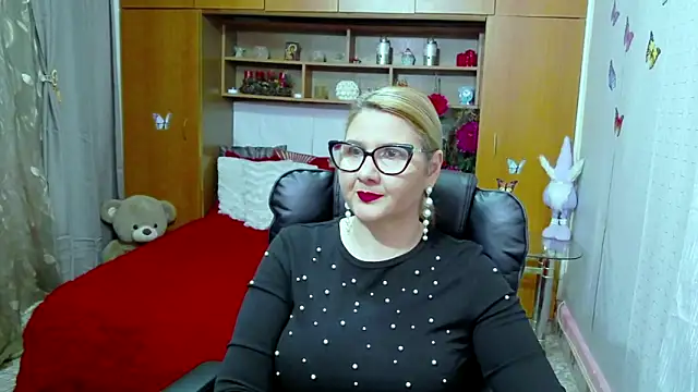 LucilleFenlys online show from 16, 1, 2025