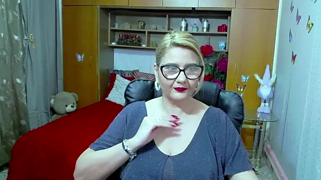 LucilleFenlys online show from 15, 2, 2025