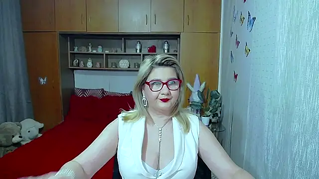 LucilleFenlys online show from 23, 4, 2026