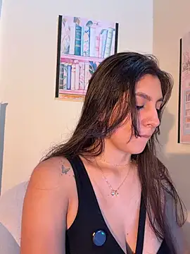 loolla 23 online show from 23, 4, 2026