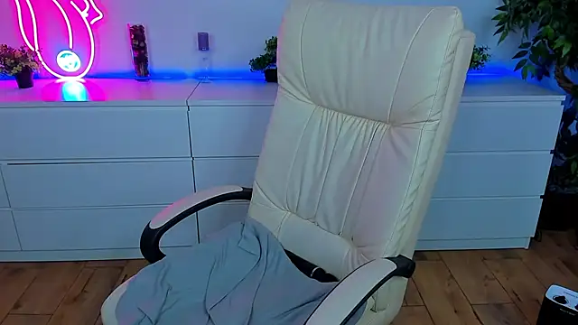 Snapshot of Kamilla_Hot chatting on 16, 2, 2025 Kamilla Hot online show from 16, 2, 2025