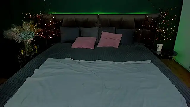 Snapshot of Kamilla_Hot chatting on 3, 3, 2025 Kamilla Hot online show from 3, 3, 2025