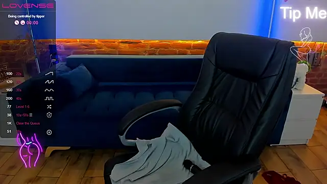 Snapshot of Kamilla_Hot chatting on 5, 3, 2025 Kamilla Hot online show from 5, 3, 2025