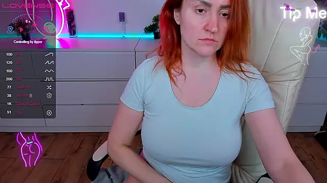 Snapshot of Kamilla_Hot chatting on 9, 3, 2025 Kamilla Hot online show from 9, 3, 2025