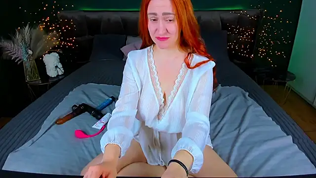 Snapshot of Kamilla_Hot chatting on 17, 10, 2025 Kamilla Hot online show from 17, 10, 2025