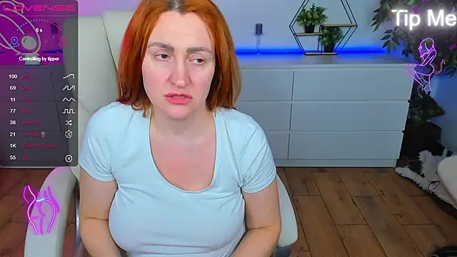 Snapshot of Kamilla_Hot chatting on 14, 11, 2025 Kamilla Hot online show from 14, 11, 2025