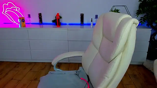 Snapshot of Kamilla_Hot chatting on 15, 11, 2025 Kamilla Hot online show from 15, 11, 2025