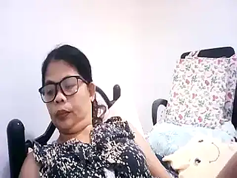 Snapshot of pinay_milfxx chatting on 9, 11, 2025 pinay milfxx online show from 9, 11, 2025