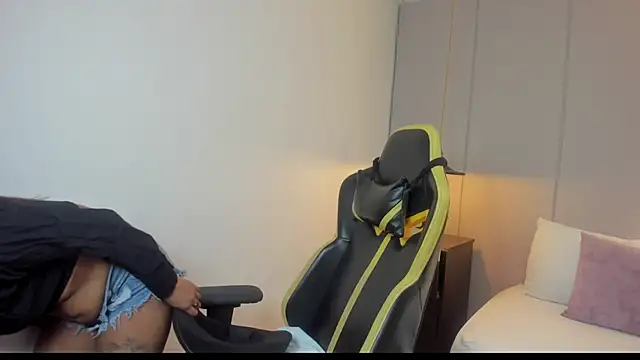 isabella florez online show from 23, 4, 2026