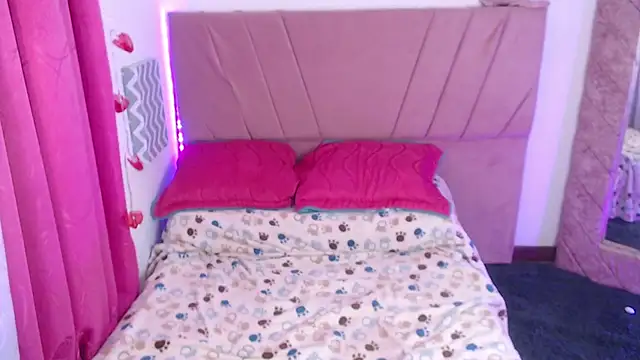 Julia 7 online show from 8, 3, 2025