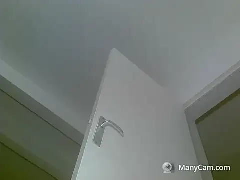 Snapshot of celibe_du_25 chatting on 4, 2, 2025 celibe du 25 online show from 4, 2, 2025