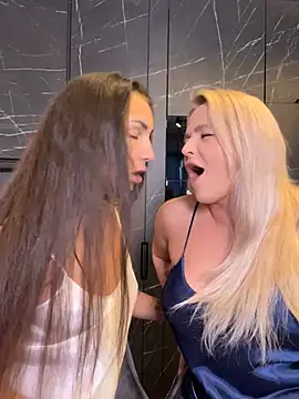 Snapshot of Keep_us_wild chatting on 14, 12, 2024 Keep us wild online show from 14, 12, 2024