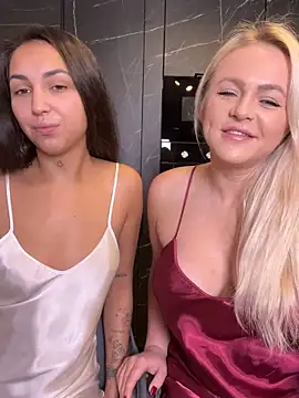 Snapshot of Keep_us_wild chatting on 22, 12, 2024 Keep us wild online show from 22, 12, 2024