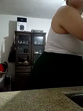 Snapshot of La_pauli_latina chatting on 4, 4, 2026 La pauli latina online show from 4, 4, 2026