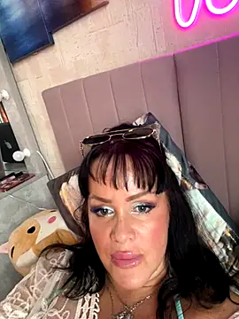 Lolaley2 online show from 13, 10, 2025