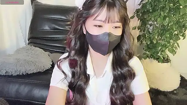 Snapshot of Mya_Lee chatting on 11, 12, 2024 Mya Lee online show from 11, 12, 2024