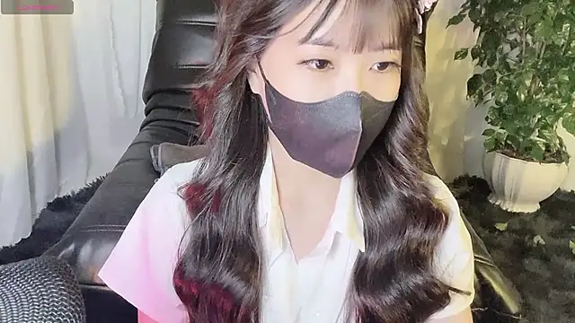 Snapshot of Mya_Lee chatting on 11, 12, 2024 Mya Lee online show from 11, 12, 2024