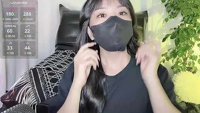 Snapshot of Mya_Lee chatting on 3, 1, 2025 Mya Lee online show from 3, 1, 2025