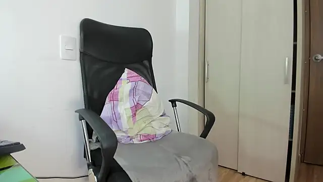 curly  blue online show from 19, 3, 2026