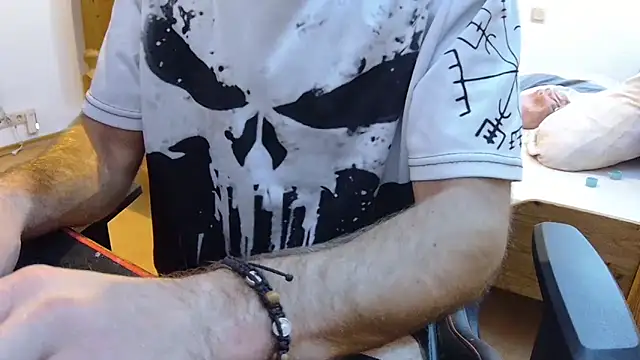 Snapshot of KmlBI26 chatting on 28, 10, 2025 KmlBI26 online show from 28, 10, 2025