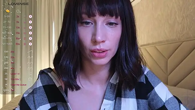 Snapshot of Alice_Wonders chatting on 6, 11, 2025 Alice Wonders online show from 6, 11, 2025