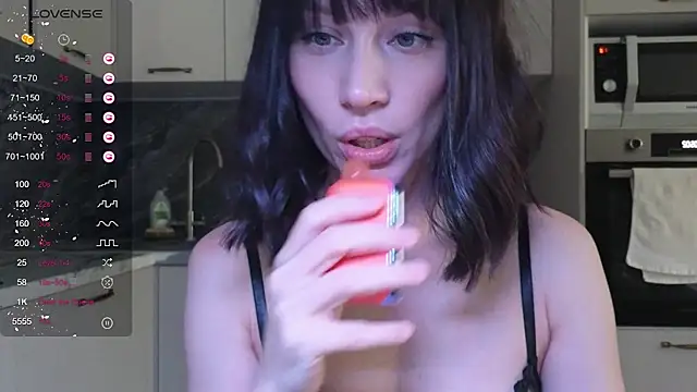 Snapshot of Alice_Wonders chatting on 14, 11, 2025 Alice Wonders online show from 14, 11, 2025