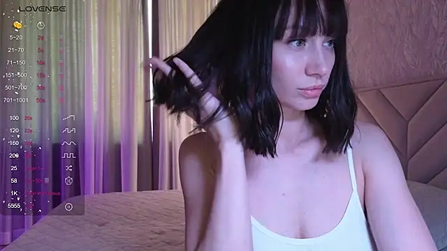 Snapshot of Alice_Wonders chatting on 20, 11, 2025 Alice Wonders online show from 20, 11, 2025