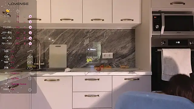 Snapshot of Alice_Wonders chatting on 21, 11, 2025 Alice Wonders online show from 21, 11, 2025