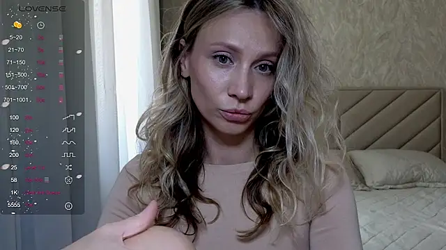 Snapshot of Alice_Wonders chatting on 8, 5, 2026 Alice Wonders online show from 8, 5, 2026