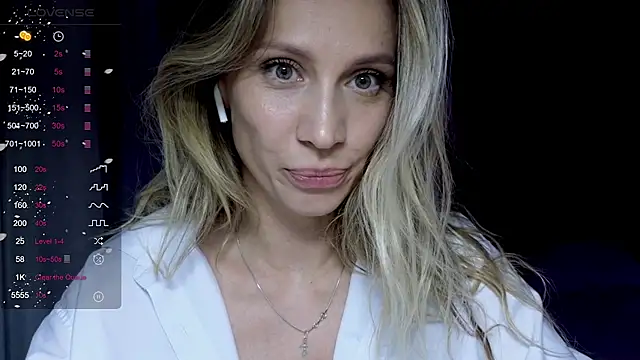 Snapshot of Alice_Wonders chatting on 15, 5, 2026 Alice Wonders online show from 15, 5, 2026