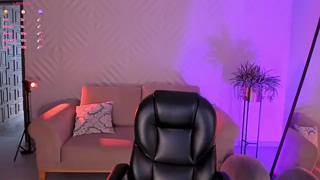 Snapshot of RoseFerrera chatting on 18, 1, 2025 RoseFerrera online show from 18, 1, 2025