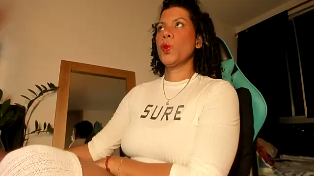 Snapshot of Hot_Brunette34 chatting on 23, 3, 2025 Hot Brunette34 online show from 23, 3, 2025