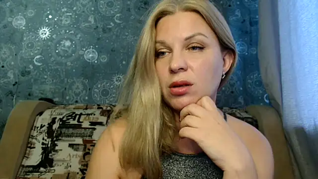 BlondeFox online show from 7, 10, 2025