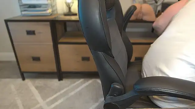 Mister Dilf online show from 2, 3, 2026