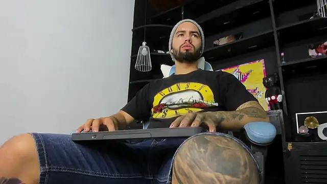 Snapshot of matteosantos chatting on 3, 2, 2025 matteosantos online show from 3, 2, 2025