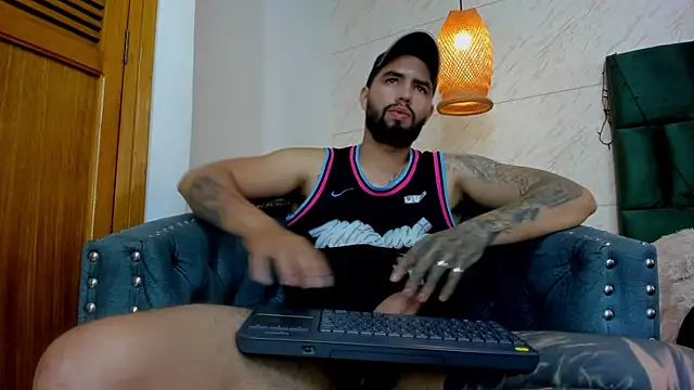 Snapshot of matteosantos chatting on 8, 2, 2025 matteosantos online show from 8, 2, 2025