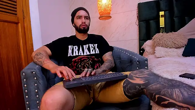 Snapshot of matteosantos chatting on 13, 2, 2025 matteosantos online show from 13, 2, 2025