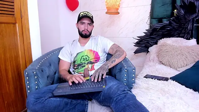 Snapshot of matteosantos chatting on 18, 2, 2025 matteosantos online show from 18, 2, 2025