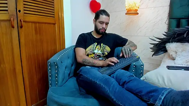 Snapshot of matteosantos chatting on 19, 2, 2025 matteosantos online show from 19, 2, 2025