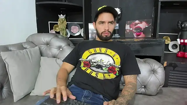 Snapshot of matteosantos chatting on 26, 2, 2025 matteosantos online show from 26, 2, 2025