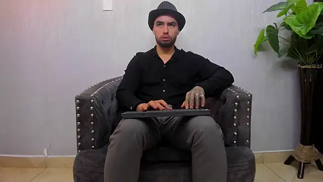 Snapshot of matteosantos chatting on 28, 2, 2025 matteosantos online show from 28, 2, 2025