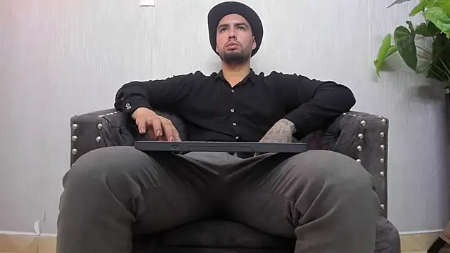 Snapshot of matteosantos chatting on 28, 2, 2025 matteosantos online show from 28, 2, 2025